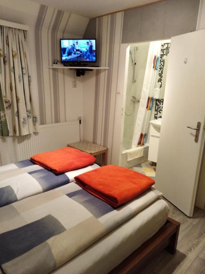 Hotel Garni "Adria" Windhagen Eksteriør billede