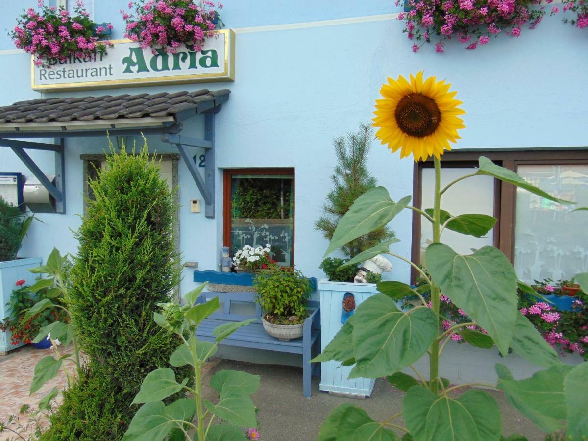 Hotel Garni "Adria" Windhagen Eksteriør billede