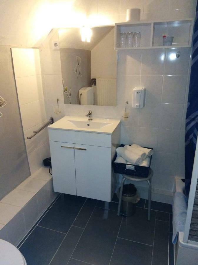 Hotel Garni "Adria" Windhagen Eksteriør billede